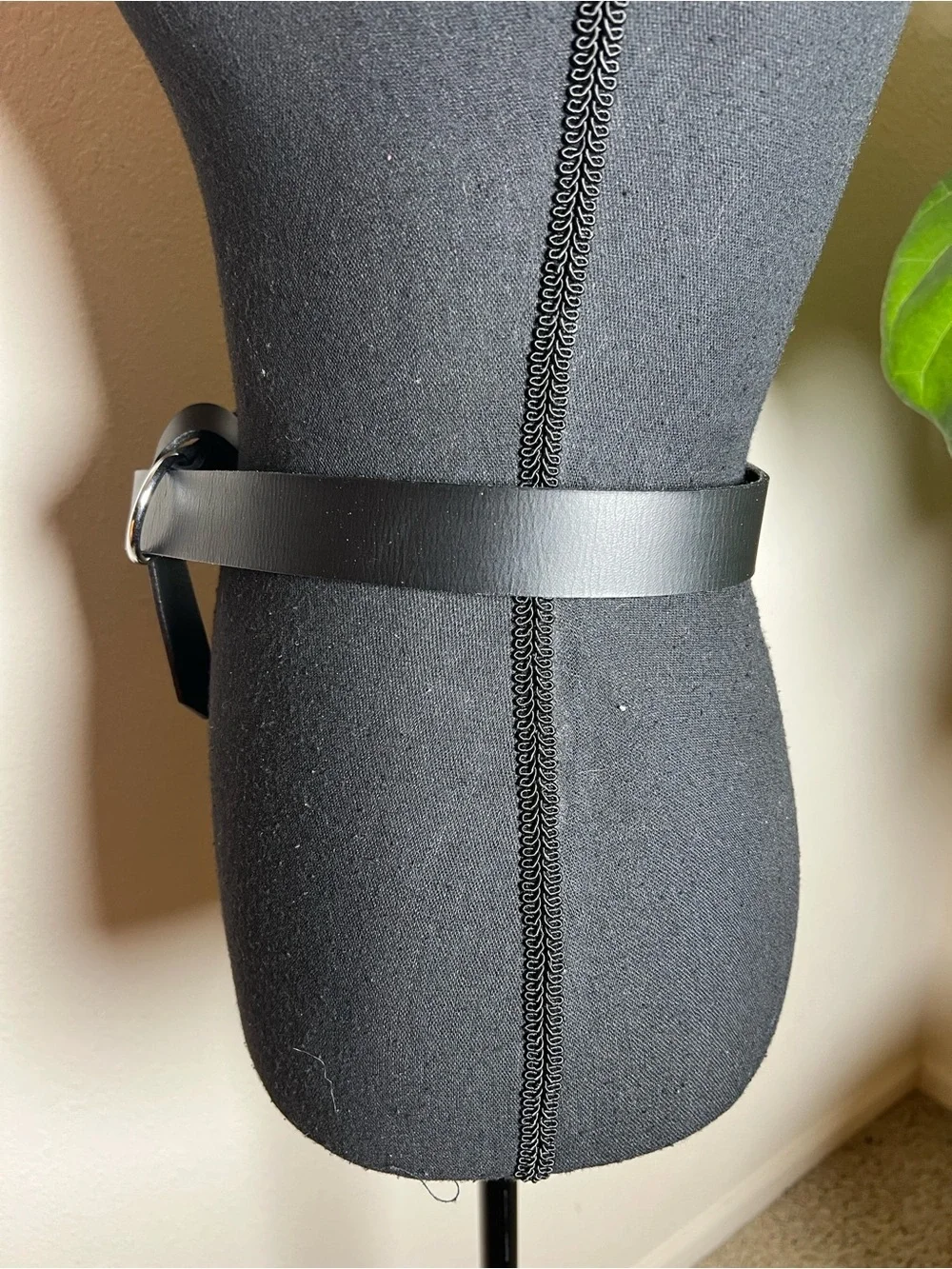 Medieval Viking Black Leather Belt with Silver Tone O-Ring